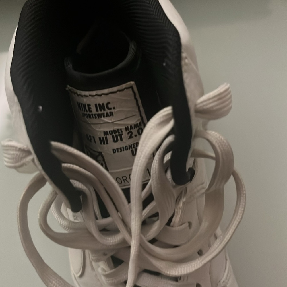 Shoes - Picture 6 of 8